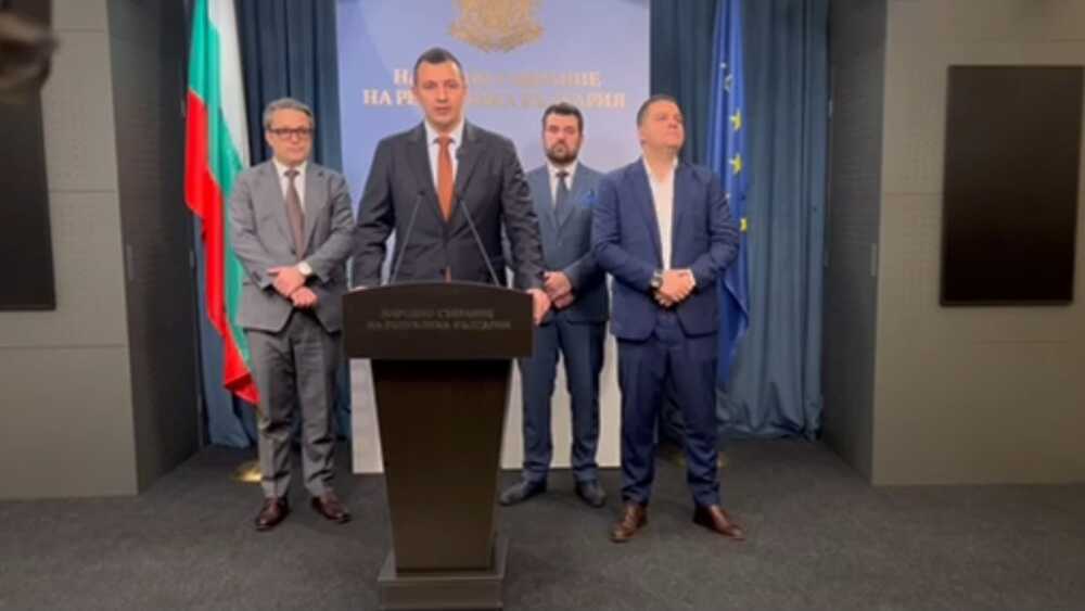 БСП и ПЕС с активна роля за отлагане на доклада за Северна Македония