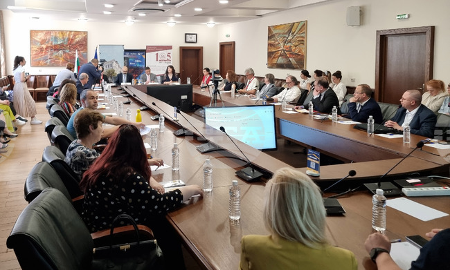 Международни експерти обсъждат във Варна приложението на изкуствения интелект