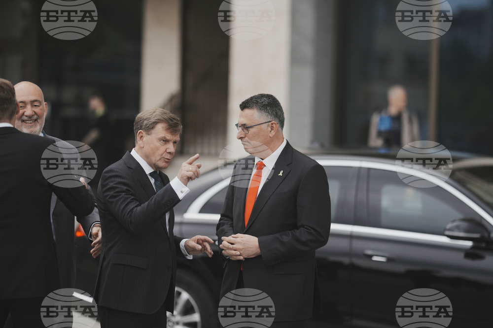 Иран трябва да разбере, че се налага да се откаже от придобиването на ядрено оръжие, заяви германският външен министър