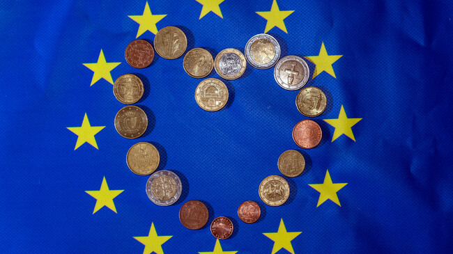 Bulgaria’s Readiness to Adopt Euro Next Year Becomes Headline News in Romania 