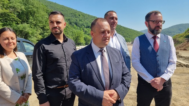 Срокът за пускане на част от пътя Мездра - Ботевград ще бъде спазен, каза министър Иван Иванов