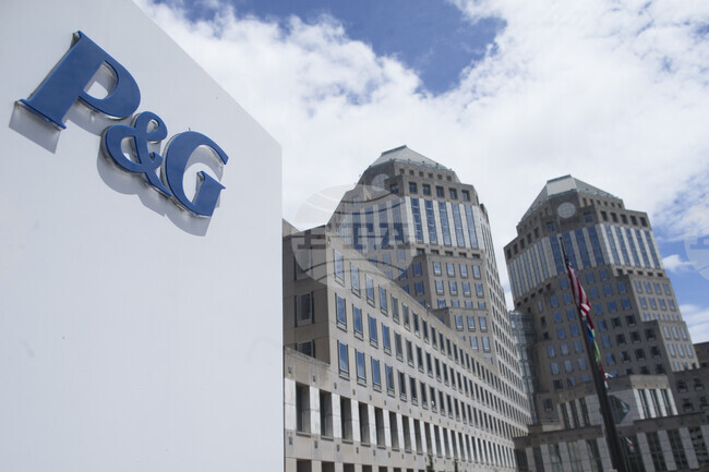 Американската козметична компания „Коути“ назначи Маркус Щрьобел за временен главен изпълнителен директор от януари