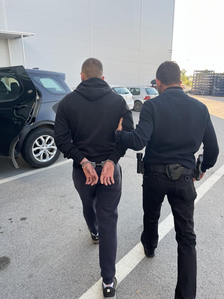 Окръжна прокуратура-Бургас привлече към наказателна отговорност 9 лица, обвинени в участие в престъпно сдружение за подпомагане на чужди граждани да преминават противозаконно през българска територия