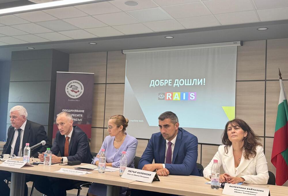 Министър Вълчев: Най-големи икономически загуби ще имаме, ако не обезпечим индустриите с кадри