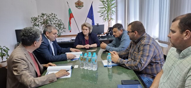 ОА Шумен: Работна среща на областния управител с ръководството на ЕРП Север за координация на дейности за почистване на просеки по електропроводите