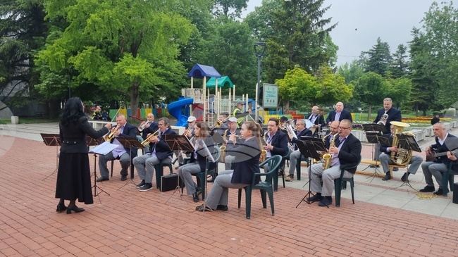 В концерт под мотото „Ние сме светът“ Духов оркестър „Васил Абрашев“ – Търговище ще представи млади таланти