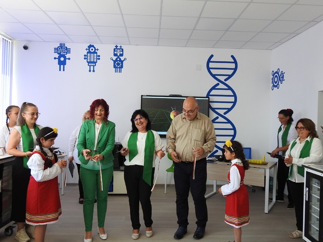 Новоизграден STEM център е отрит в училището в търговищкото село Голямо ново