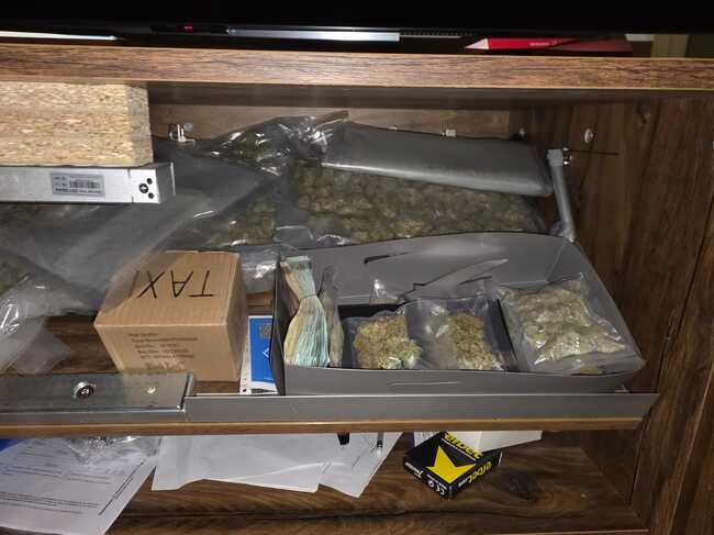 Двама души са задържани при покупко-продажба на дрога в София