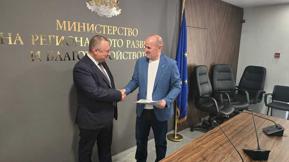 Община Гълъбово и Министерство на регионалното развитие и благоустройството подписаха три договора на стойност 6,5 милиона лева