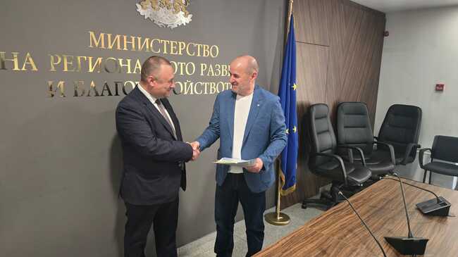 Община Гълъбово и Министерство на регионалното развитие и благоустройството подписаха три договора на стойност 6,5 милиона лева