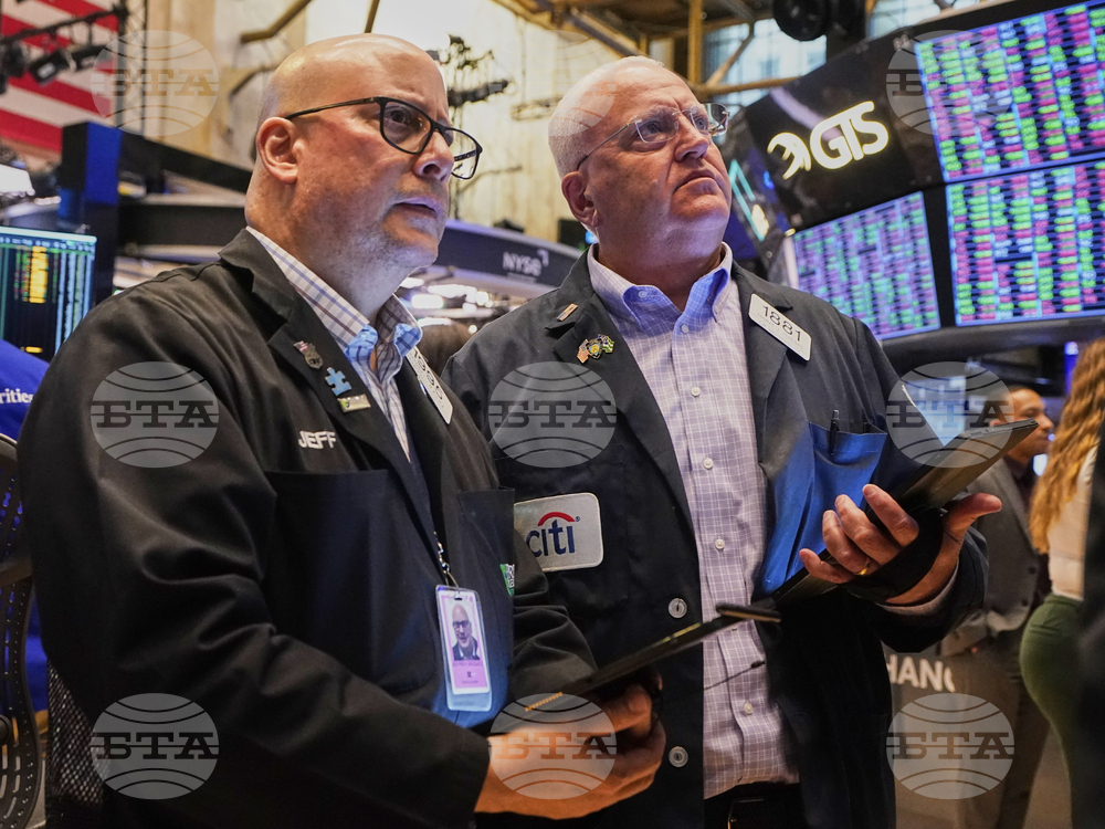 Уолстрийт отвори предимно надолу в очакване на подробности около търговските преговори между САЩ и Китай в Лондон