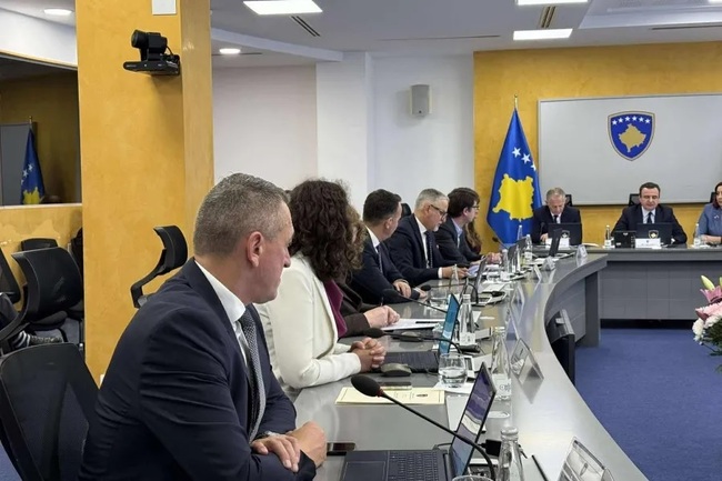 КосоваПрес: Косовското правителство увеличава обезщетенията за майчинство