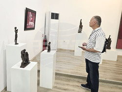 Плевен - изложба - Арт център