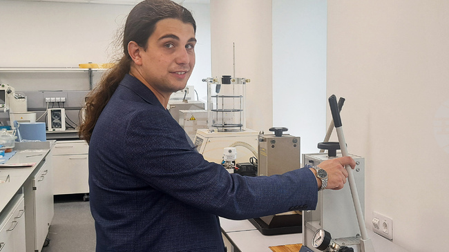Lindau Nobel Laureate Meeting: Young Bulgarian Chemist Explores AI for Greener Batteries