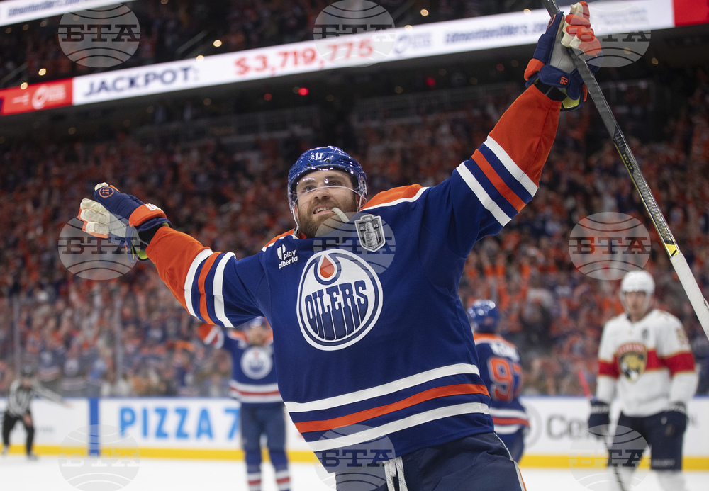 APTOPIX Stanley Cup Panthers Oilers Hockey