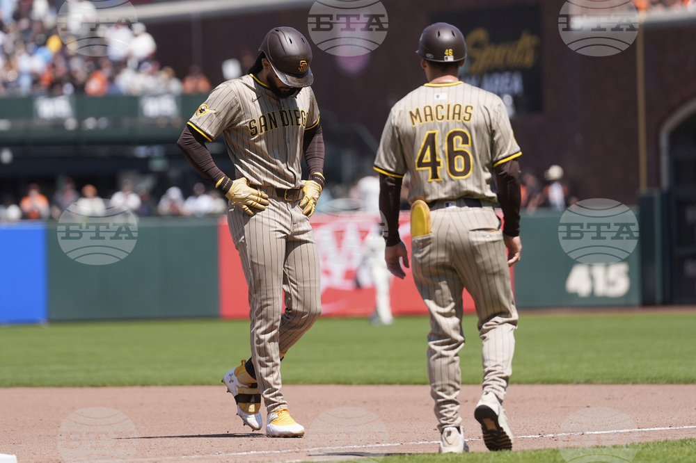 Padres Giants Baseball
