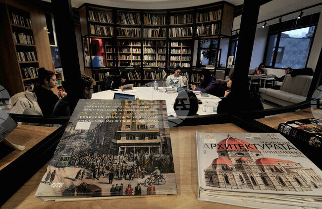 Бургас - библиотека - ежедневие