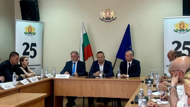 ОА Благоевград: На среща, организирана от областния управител, Електрохолд представи приоритетите си за развитие на мрежата и обслужване на клиентите