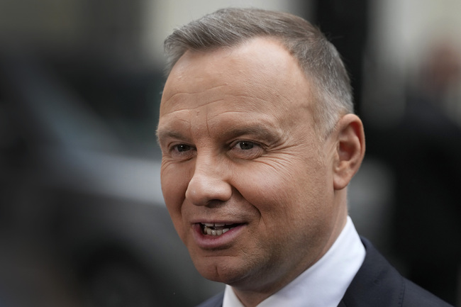 ПАП: Президентът Дуда ще обсъжда износ на полски храни и енергетиката по време на посещението си в Катар и ОАЕ, каза негов съветник