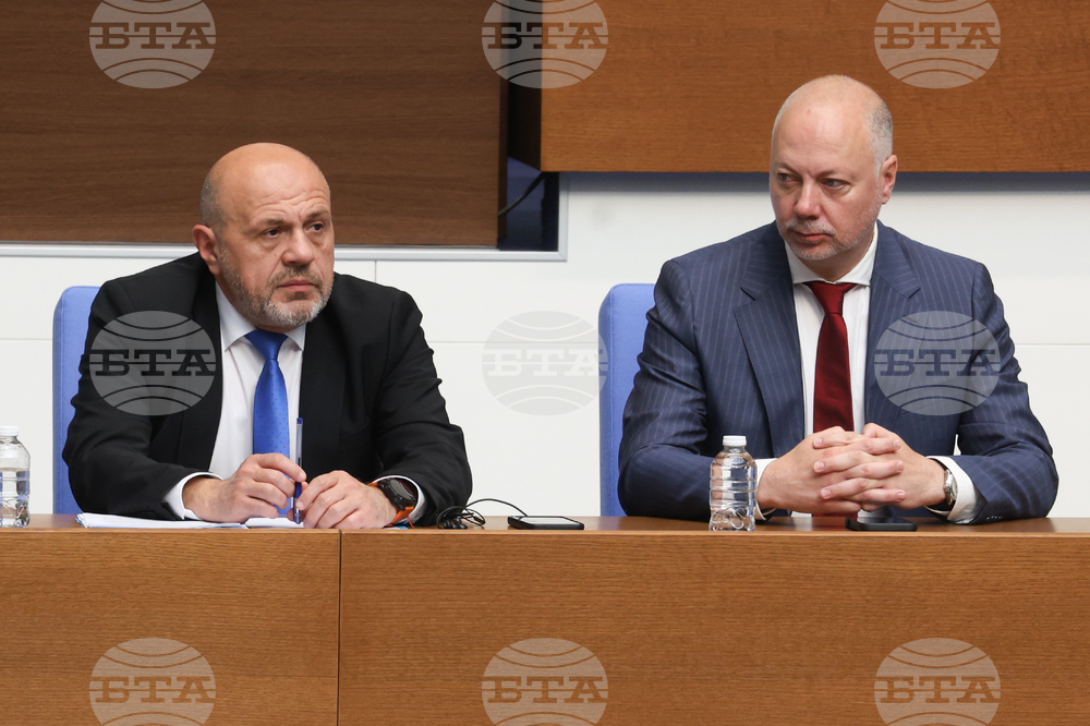 Премиерът Росен Желязков и вицепремиерът Томислав Дончев отговарят на въпроси на депутати на блицконтрол в парламента