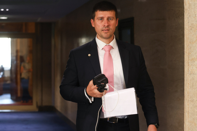 Velichie, CC-DB Have Reached "Some Initial Agreement" to Support Each Other's Potential No-Confidence Motions - Velichie Leader