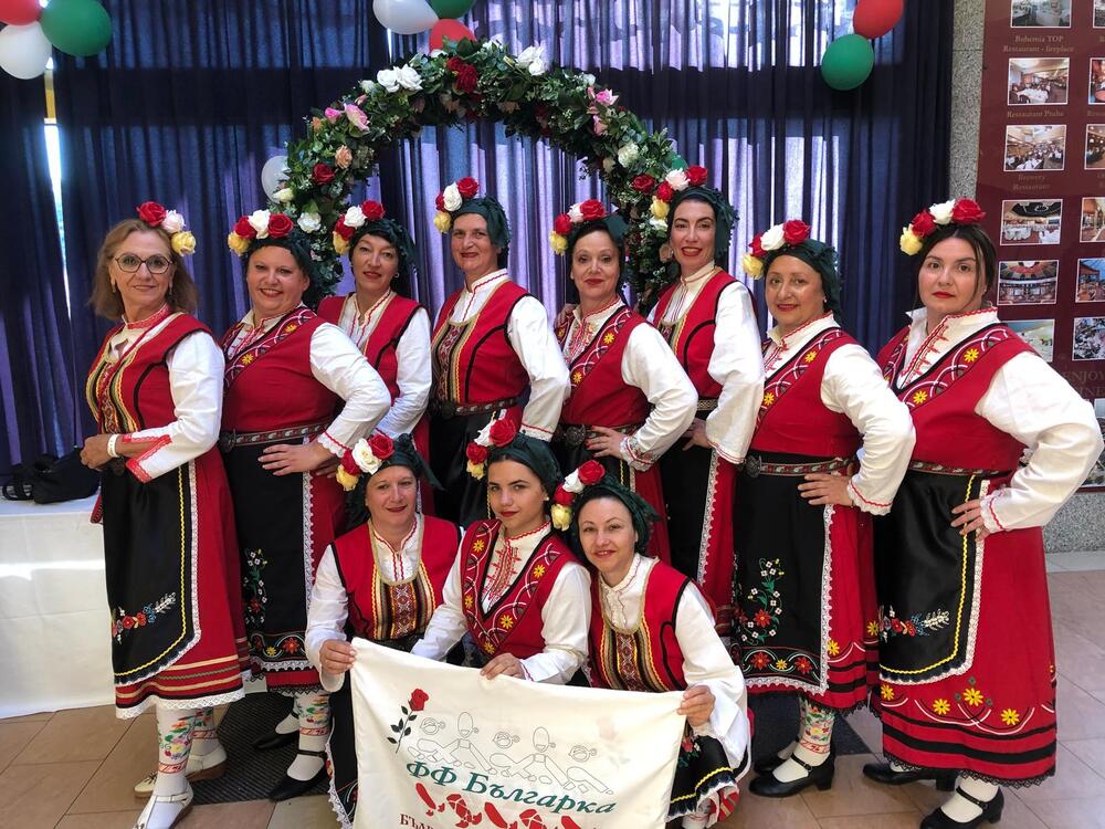 Аделина Иванова, Фолклорна формация „Българка“ в Салоу: Прекрасно е, че на всеки следващ събор има все повече и повече млади хора