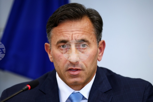 Умерен оптимист съм за изпълнението на бюджета, каза изп. директор на НАП Румен Спецов 