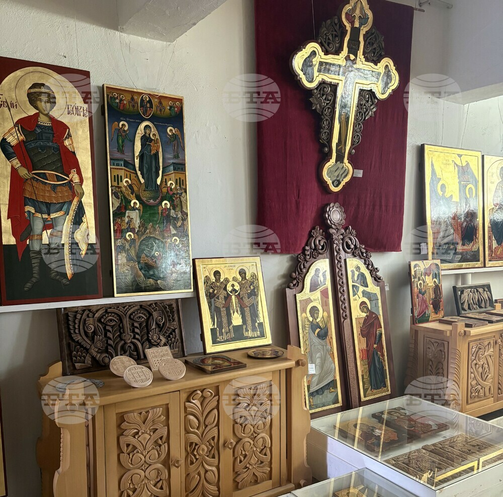 Народно читалище "Иван Вазов - 2014": Дарение от инициативата „Феникс на доброто“ подпомага възстановяването на Тревненската художествена гимназия след пожара