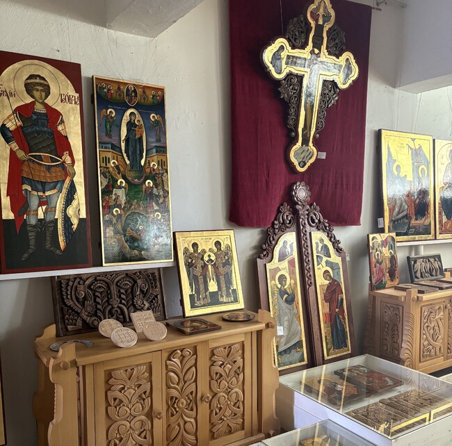 Народно читалище "Иван Вазов - 2014": Дарение от инициативата „Феникс на доброто“ подпомага възстановяването на Тревненската художествена гимназия след пожара