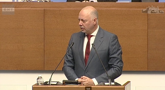 Придържаме се към българската позиция за Република Северна Македония, без да превръщаме въпроса в двустранен, каза премиерът Росен Желязков