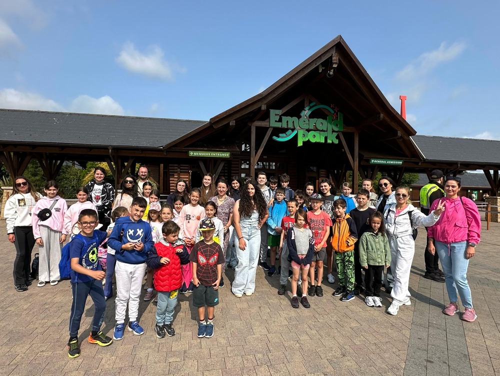 Възпитаници на училище „Азбука” в Дъблин посетиха увеселителния парк „Емералд”