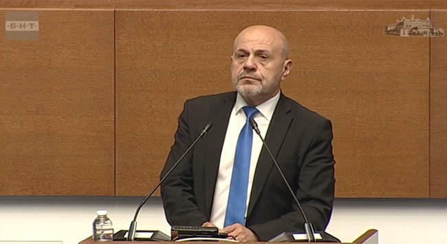 До края на годината България може да получи половината от средствата по НПВУ, каза вицепремиерът Дончев