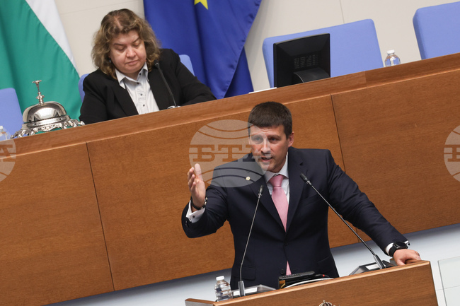 В България тотално се унищожава предприемачеството, заявиха в декларация от „Величие“