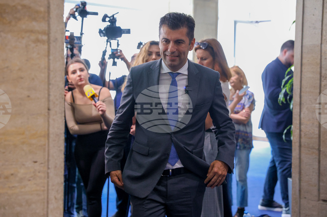 За поредна седмица правилата за антикорупционната комисия не се вкарват в дневния ред на парламента, коментира Кирил Петков