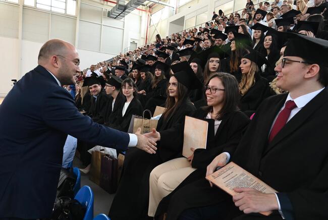 Министър Георгиев към абсолвенти в Пловдив: Очакваме ви на страната на доброто в битката за правова държава