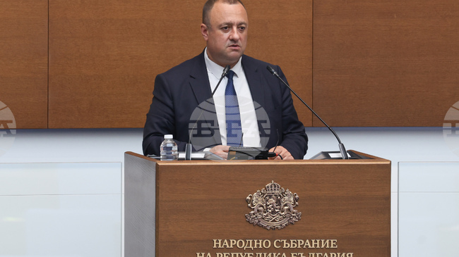 Твърдения, че ще се харчат милиарди за софийския околовръстен път, са манипулация, каза министър Иван Иванов