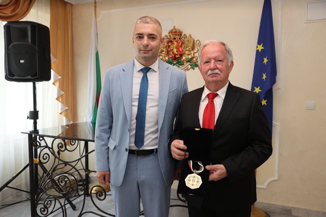 Община Златица удостои проф. Цоло Вутов със званието „Почетен гражданин“