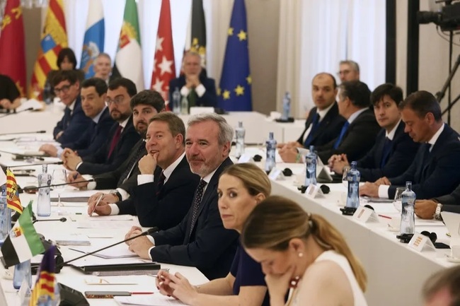 ЕФЕ: Регионалните премиери на Народната партия призоваха за предсрочни избори, но Санчес изключи подобна възможност