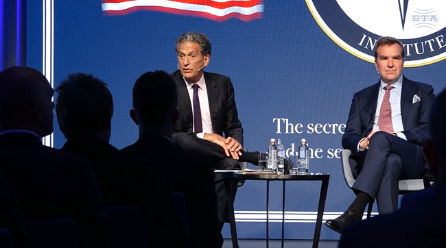 Войната в Украйна и бъдещето на индустриите обсъждат бивши правителствени представители на САЩ на форум в София