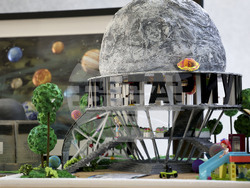 Конкурса "Вселената на длан" се провежда в зала Планетариум на НАОП "Николай Коперник" – Варна.