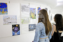 Конкурса "Вселената на длан" се провежда в зала Планетариум на НАОП "Николай Коперник" – Варна.