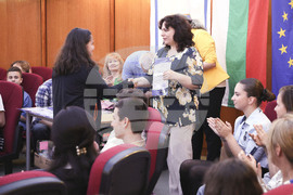 Конкурса "Вселената на длан" се провежда в зала Планетариум на НАОП "Николай Коперник" – Варна.