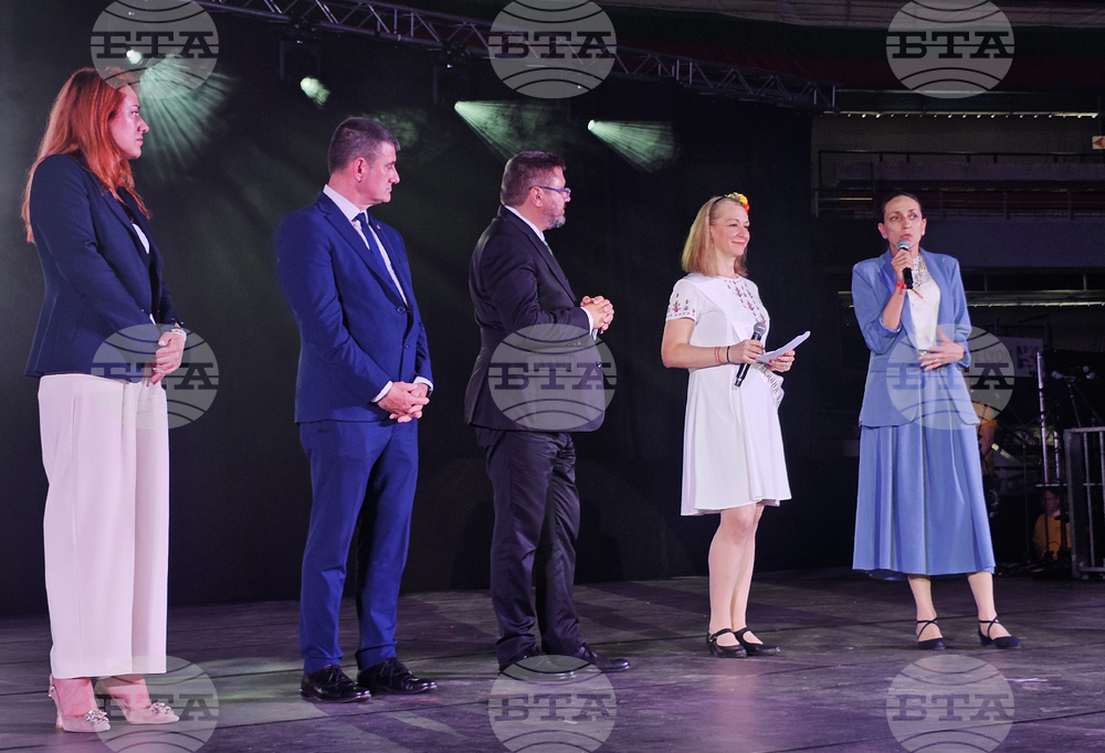 Lyon Second District Deputy Mayor Welcomes "Expats Join Hands in Worldwide Dance" Festival's Participants, Guests 