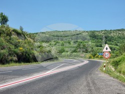 Село Черноочене - маркировка - гъвкави ограничители 