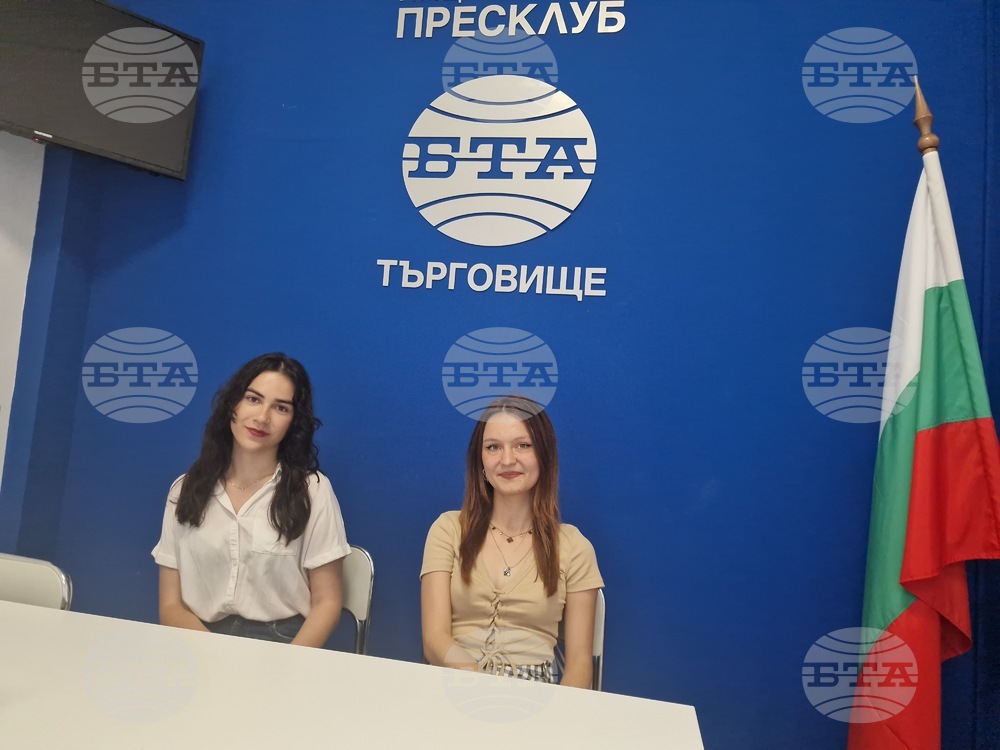 Иновативно мобилно приложение в помощ на засегнатите от рак на гърдата създадоха момичета от Търговище