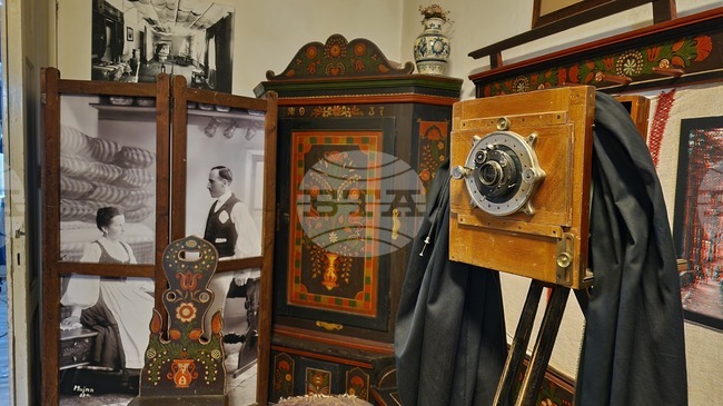 Единственото фотографско студио в Европа, което работи само с естествена светлина, се намира в Румъния