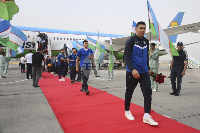 Канаваро пристигна в Узбекистан с треньорския си щаб