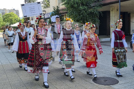 Търговище - Празници на женските хорове - парад
