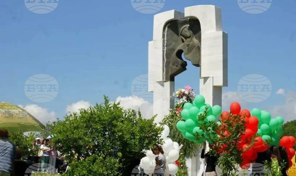 Вицепрезидентът Илияна Йотова ще участва в Национален младежки тракийски събор "Илиева нива" край ивайловградското село Глумово