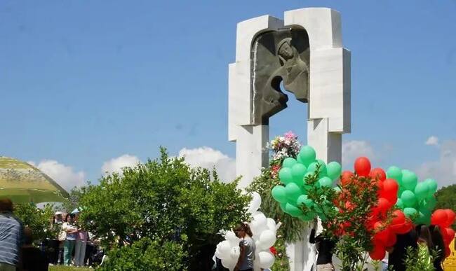 Вицепрезидентът Илияна Йотова ще участва в Национален младежки тракийски събор "Илиева нива" край ивайловградското село Глумово